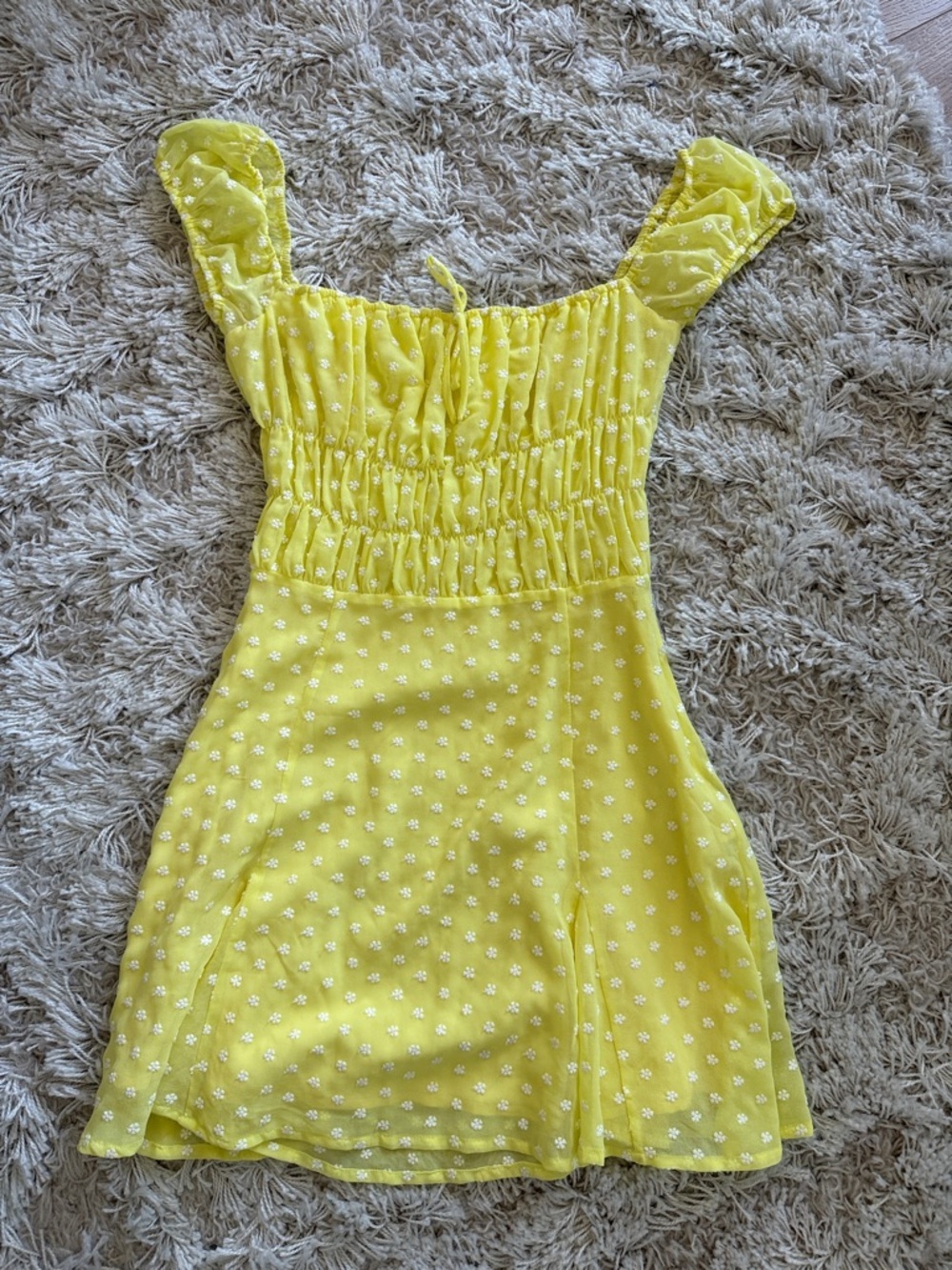 Off-Shoulder Lemon Mini Dress - Picture 3 of 7
